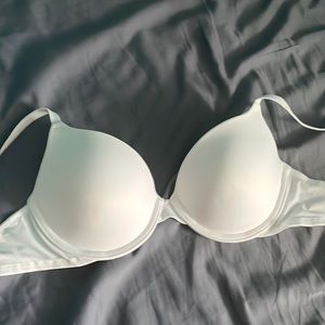 32C t-shirt bra Victoria’s Secret